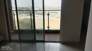 Room in 3 BHK Apartment at Gera Planet Of Joy, Kharadi – for Rent