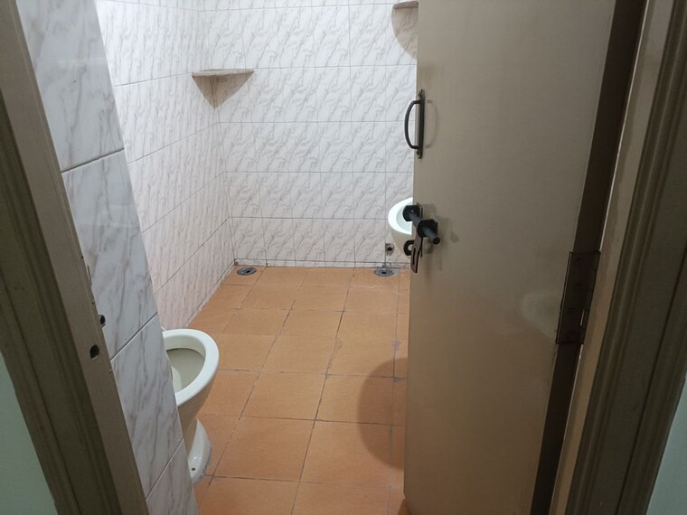 Bathroom, amarjyothi layout 3 Bedroom 1600 Sq.Ft. Builder Floor In Amarjyothi Layout Bangalore 10735750