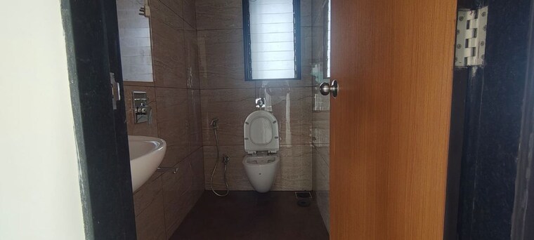 Bathroom, kalpaka-goregaon 3 Bedroom 850 Sq.Ft. Apartment In Goregaon West Mumbai 10735759