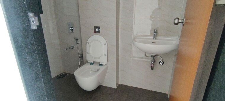 Bathroom, kalpaka-goregaon 3 Bedroom 850 Sq.Ft. Apartment In Goregaon West Mumbai 10735759