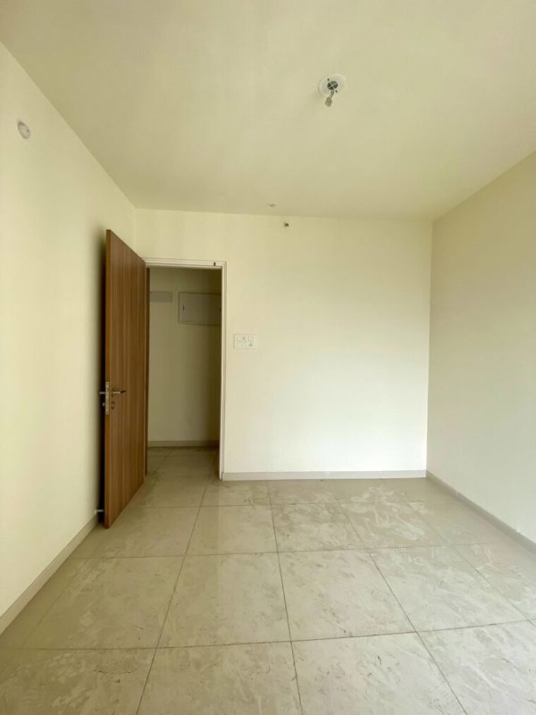 Room, godrej-emerald 2 Bedroom 1100 Sq.Ft. Apartment In Ghodbunder Road Thane 10735756