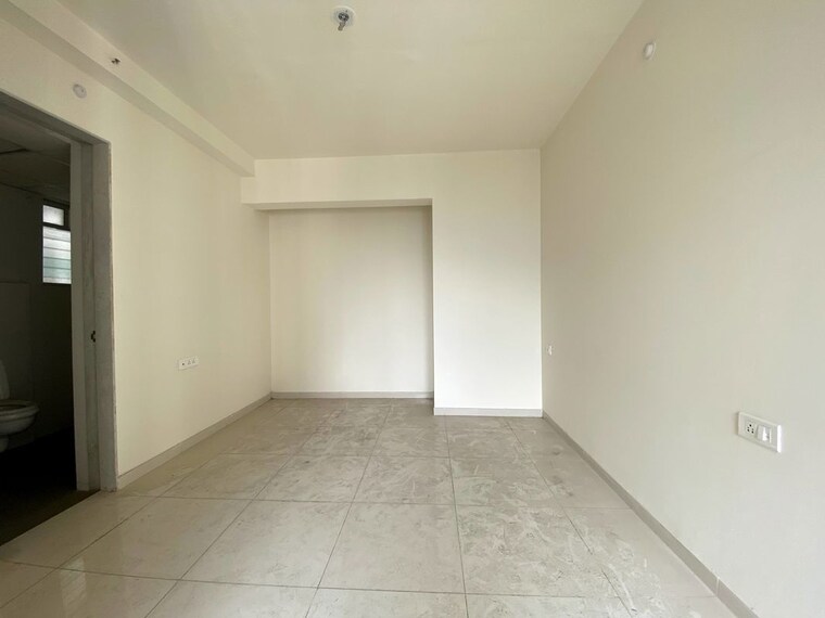 Room, godrej-emerald 2 Bedroom 1100 Sq.Ft. Apartment In Ghodbunder Road Thane 10735756