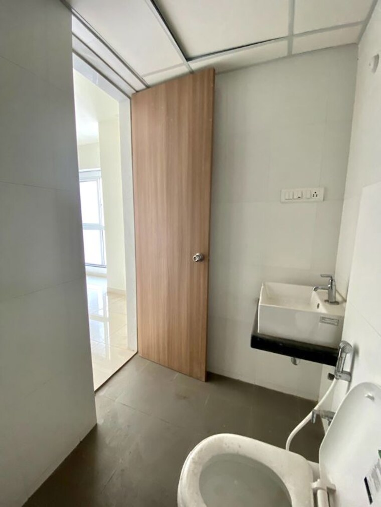 Bathroom, godrej-emerald 2 Bedroom 1100 Sq.Ft. Apartment In Ghodbunder Road Thane 10735756