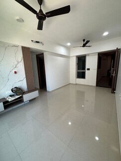 2 BHK +Apartment For Rent in Kalpataru Immensa