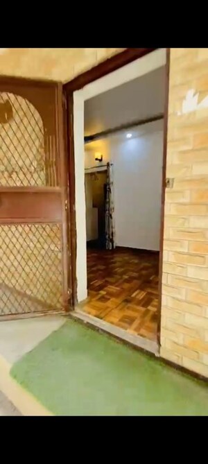 Room in 1 BHK Apartment at Dwarka Sector 16 – for Rent