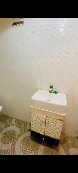 Bathroom in 1 BHK Apartment at Dwarka Sector 16 – for Rent