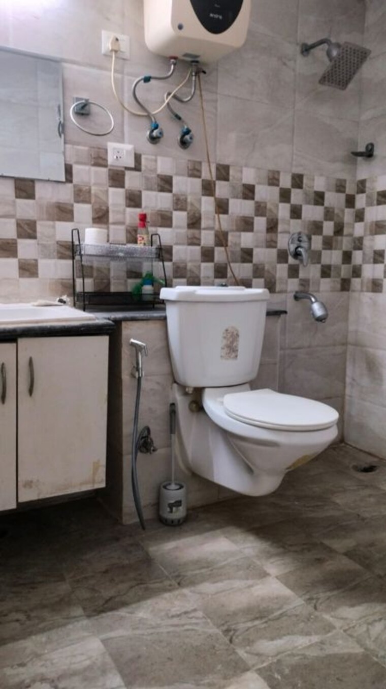 Bathroom, apex-athena 3 Bedroom 1732 Sq.Ft. Apartment In Sector 75 Noida 10735812