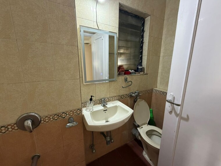 Bathroom, lokhandwala-whispering-palms 2 Bedroom 930 Sq.Ft. Apartment In Kandivali East Mumbai 10735838