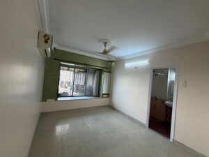 Room in 2 BHK Apartment at Lokhandwala Whispering Palms, Kandivali East – for Rent