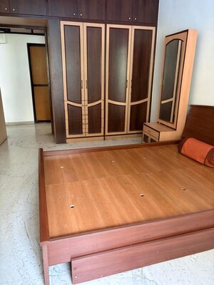 Furnished Amenities in 2 BHK Apartment at Diamond Garden, Chembur – for Rent