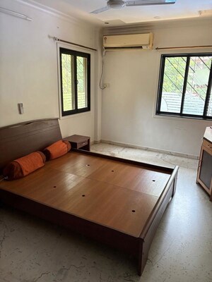 Room in 2 BHK Apartment at Diamond Garden, Chembur – for Rent