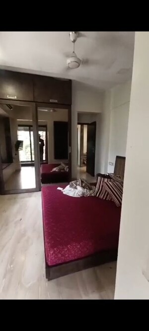 Room in 2 BHK Apartment at Andheri CHS, Andheri West – for Rent