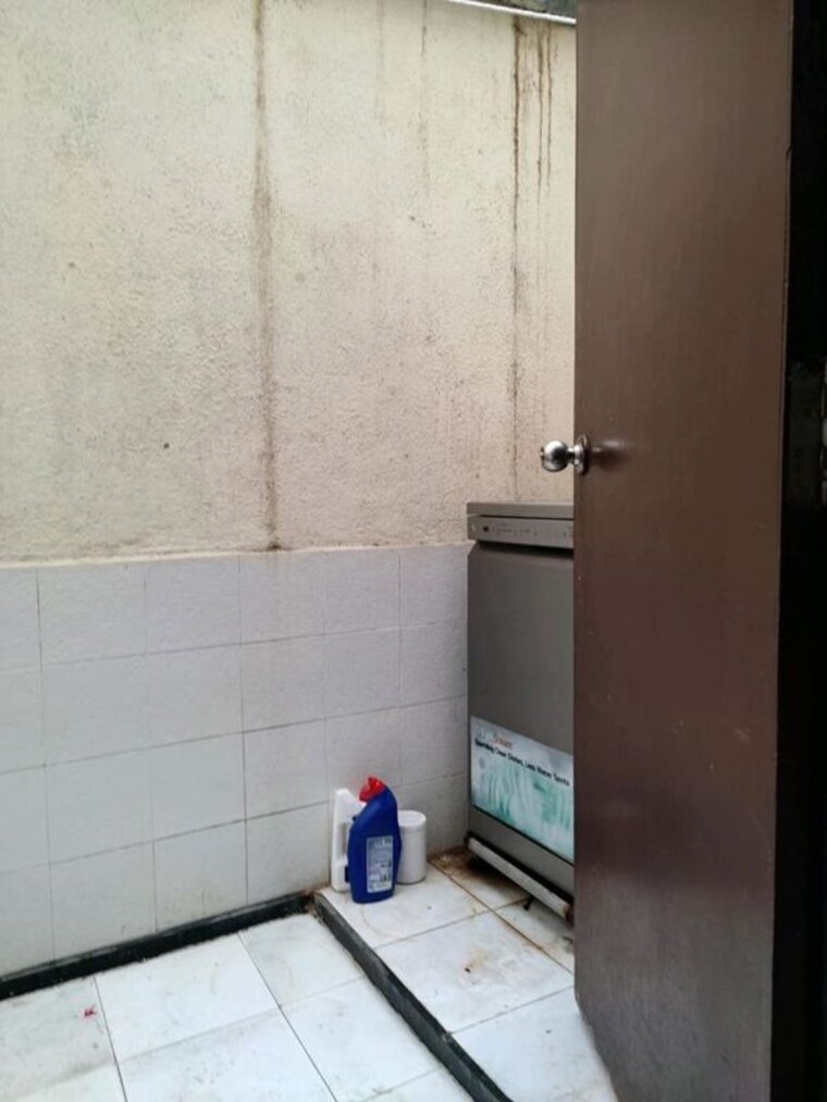 Bathroom, raviraj-ozone-villas 3 Bedroom 1967 Sq.Ft. Villa In Wagholi Pune 10735849
