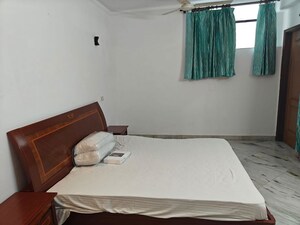 Bedroom in 3 BHK Builder Floor at Green Park – for Rent