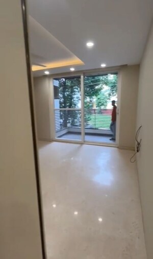 Room in 4 BHK Builder Floor at Sushant Lok I – for Rent