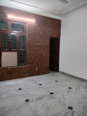 Room in 1 BHK Independent House at Sector 4 – for Rent