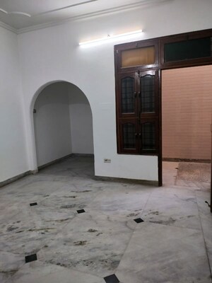 Room in 1 BHK Independent House at Sector 4 – for Rent