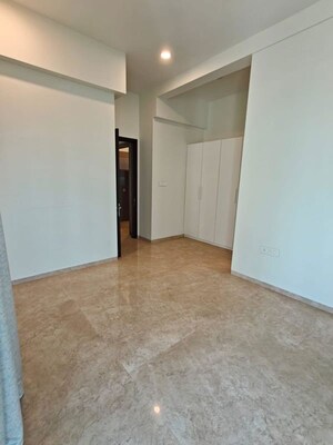 Room in 3 BHK Apartment at Raheja Imperia, Worli – for Sale