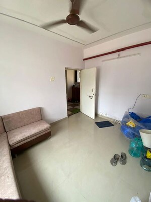 1 BHK Apartment For Rent in Goregaon West