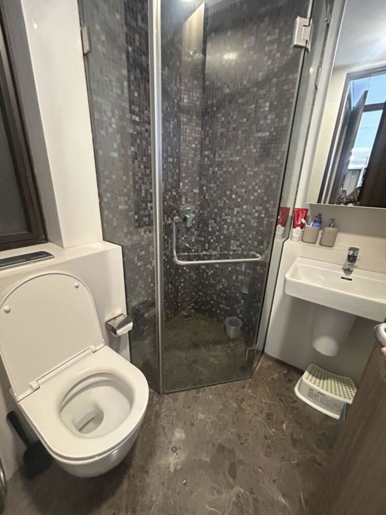 Bathroom, lodha-marquise 4 Bedroom 1625 Sq.Ft. Apartment In Worli Mumbai 10735921