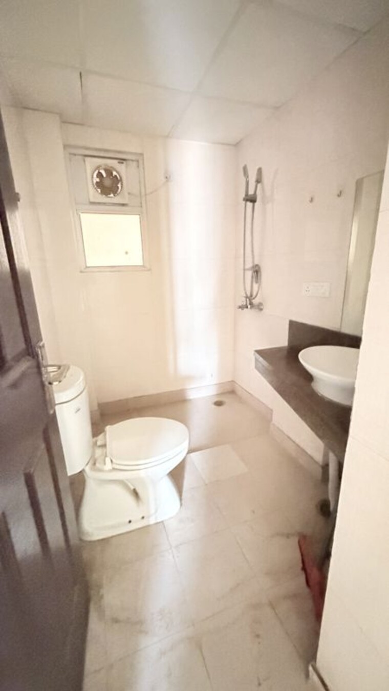 Bathroom, amrapali-verona-heights 2 Bedroom 1000 Sq.Ft. Apartment In Tech Zone 4 Greater Noida Greater Noida 10735697