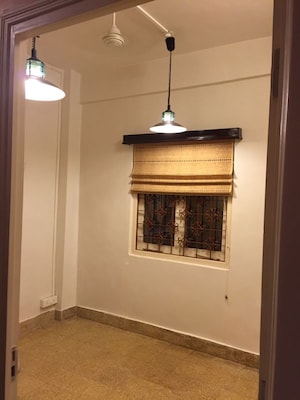Room in 1 BHK Apartment at Daulat Shirin CHS, Colaba – for Rent