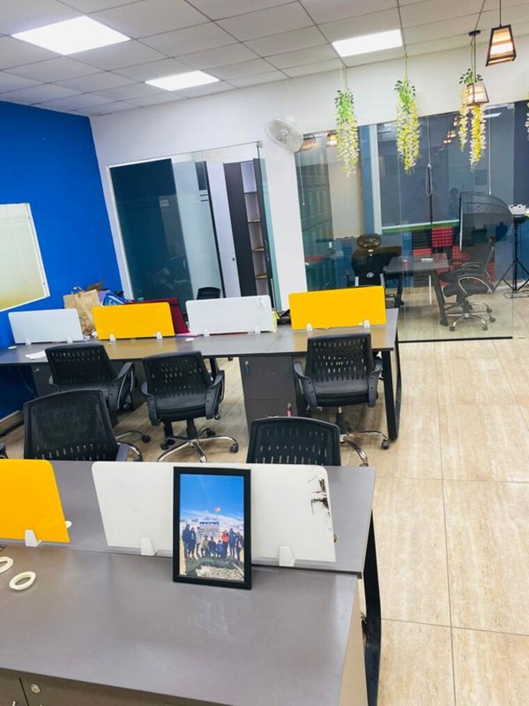 Team Area, sector 2 Commercial Office Space 1650 Sq.Ft. In Sector 2 Noida 10735981