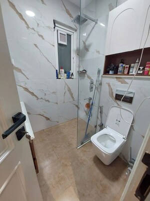 Team Area in 3 BHK Builder Floor at Shivalik Colony – for Rent