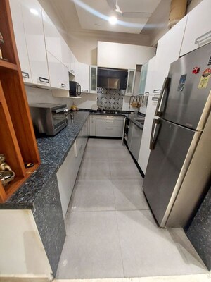 Kitchen in 3 BHK Builder Floor at Shivalik Colony – for Rent