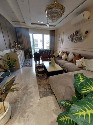 Team Area in 3 BHK Builder Floor at Shivalik Colony – for Rent