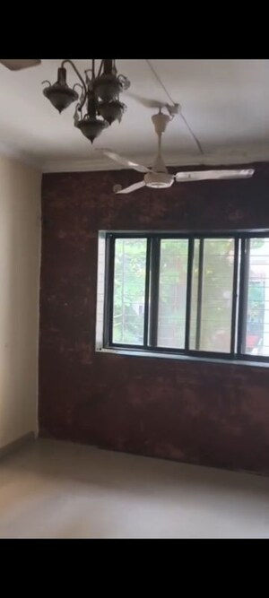 Room in 1 BHK Apartment at Jumbo Darshan, Andheri East – for Rent