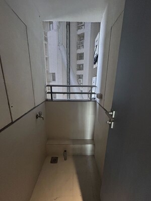 Bathroom in 4 BHK Apartment at Lodha Trump Tower, Worli – for Sale
