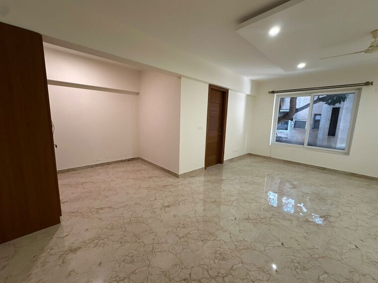 Room, sterling-brunton 4 Bedroom 3750 Sq.Ft. Apartment In Mg Road Bangalore 10735989