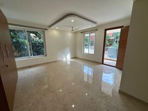 Room in 4 BHK Apartment at Sterling Brunton, Mg Road – for Rent