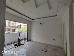 Room in 4 BHK Builder Floor at Green Fields Colony – for Rent
