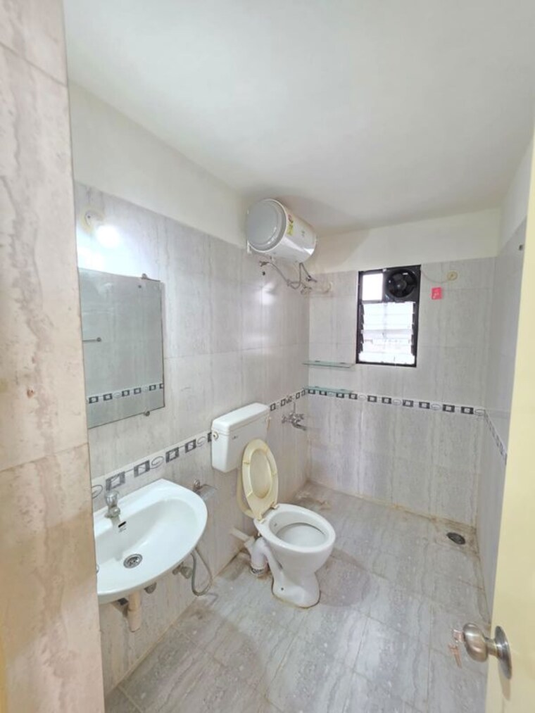Bathroom, nyati-empire 2 Bedroom 860 Sq.Ft. Apartment In Kharadi Pune 10736015