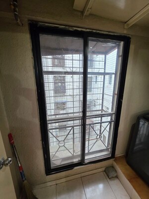 Room in 2 BHK Apartment at Nyati Empire, Kharadi – for Rent