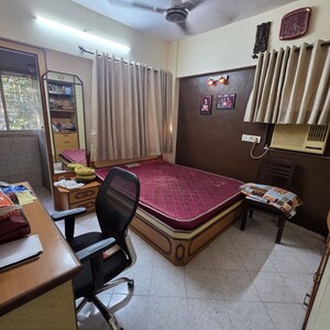 Bedroom in 3.5 BHK Apartment at Sindhi Society, Chembur – for Rent