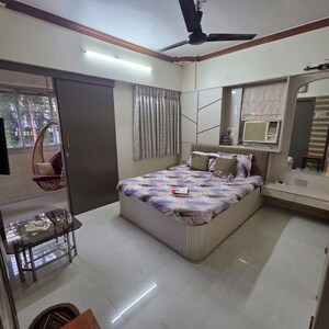 Bedroom in 3.5 BHK Apartment at Sindhi Society, Chembur – for Rent