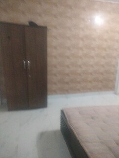 2 BHK Apartment For Rent in Prem Deep Building