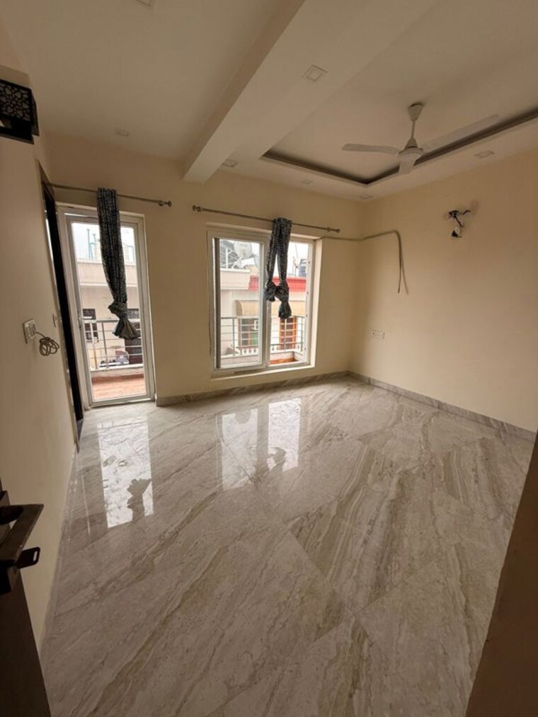 Room, sector 17 3 Bedroom 1600 Sq.Ft. Builder Floor In Sector 17 Panchkula 10736075