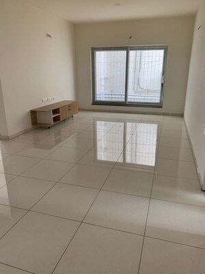 Room in 2 BHK Apartment at Hsr Layout – for Rent