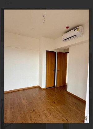 Room in 2 BHK Apartment at Gera Planet Of Joy, Kharadi – for Rent