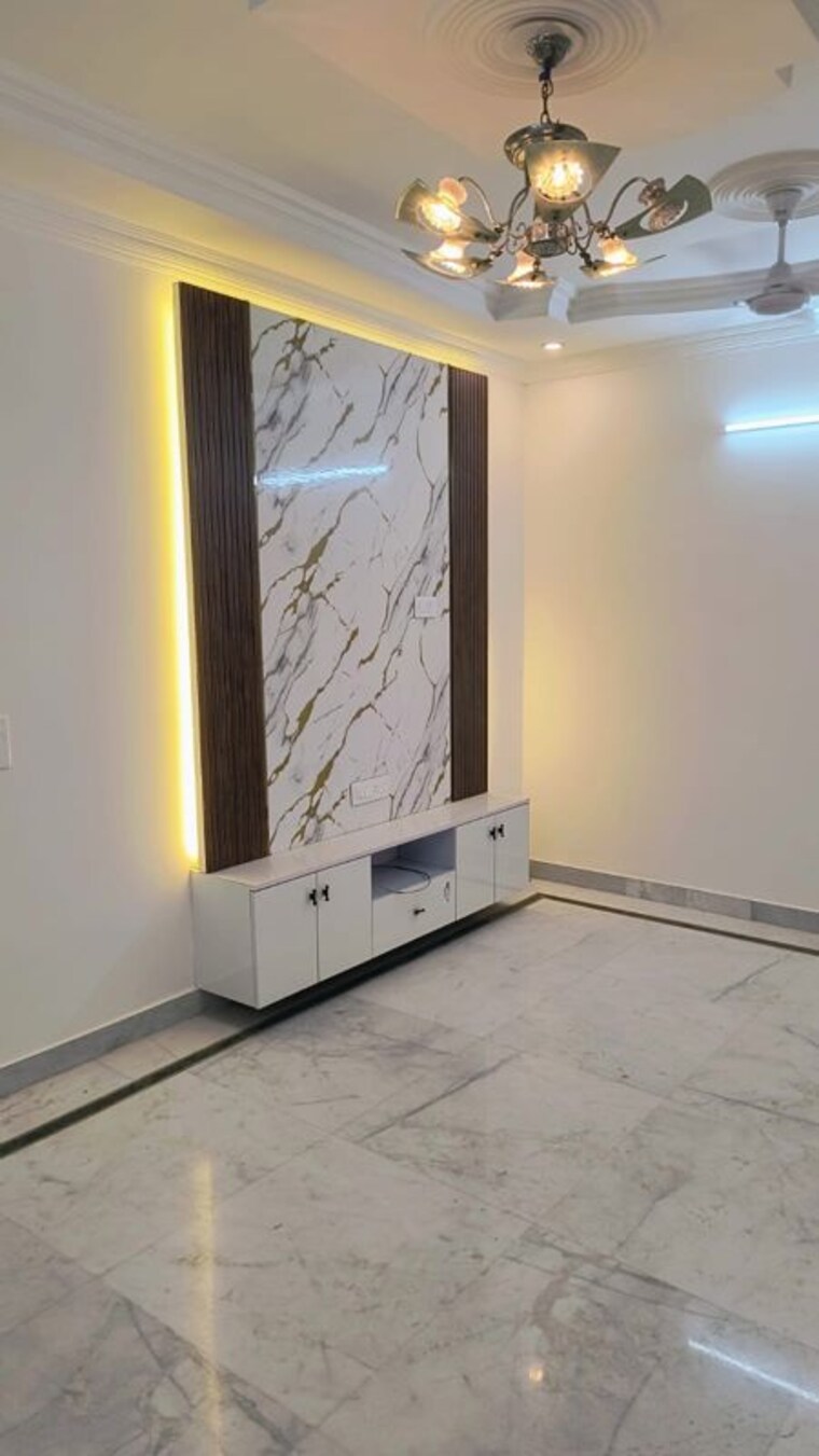 Room, west patel nagar 3 Bedroom 1200 Sq.Ft. Builder Floor In West Patel Nagar Delhi 10736166