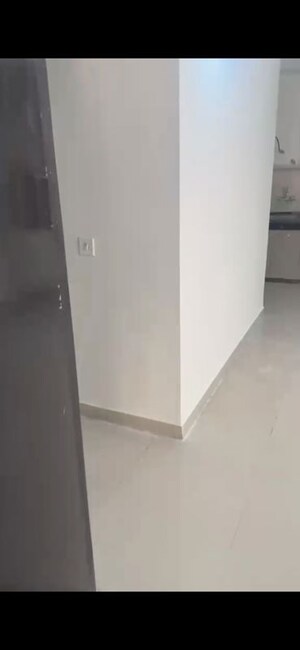 Room in 3 BHK Apartment at Earthcon Sanskriti, Sector 1 Greater Noida – for Rent