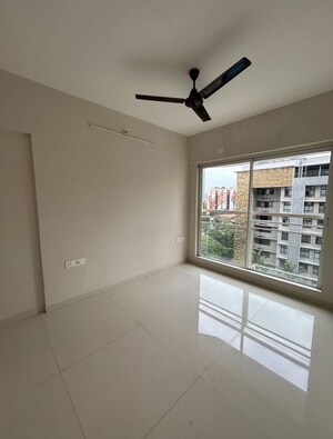 Room in 2 BHK Apartment at Sugee Atharva, Prabhadevi – for Sale