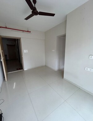 Room in 2 BHK Apartment at Sugee Atharva, Prabhadevi – for Sale