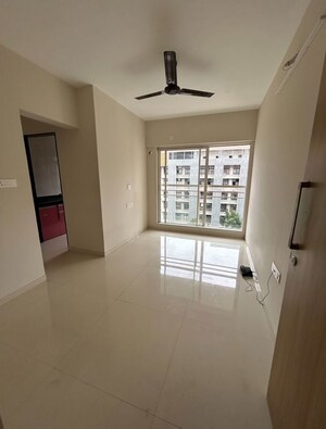 Room in 2 BHK Apartment at Sugee Atharva, Prabhadevi – for Sale