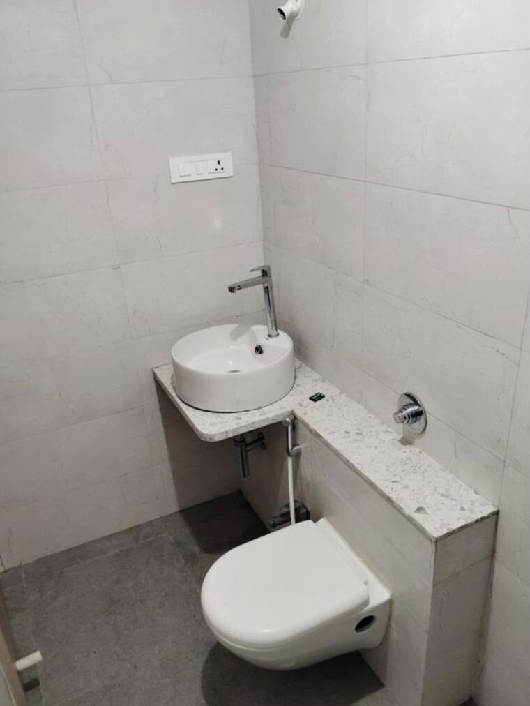 Bathroom, sugee-atharva 2 Bedroom 585 Sq.Ft. Apartment In Prabhadevi Mumbai 10736191