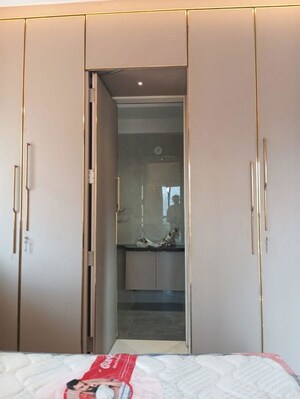 Furnished Amenities in 2 BHK Apartment at Matunga East – for Sale